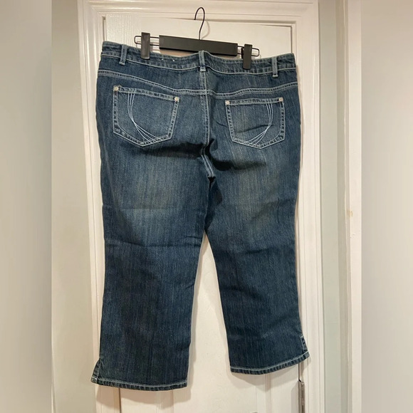 Canyon River Blues Split Hem Straight Leg Capri Denim White Trim Jeans Size 16 P - Picture 8 of 10